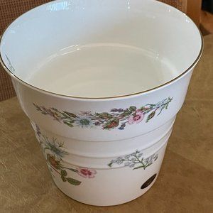 Aynsley Planter